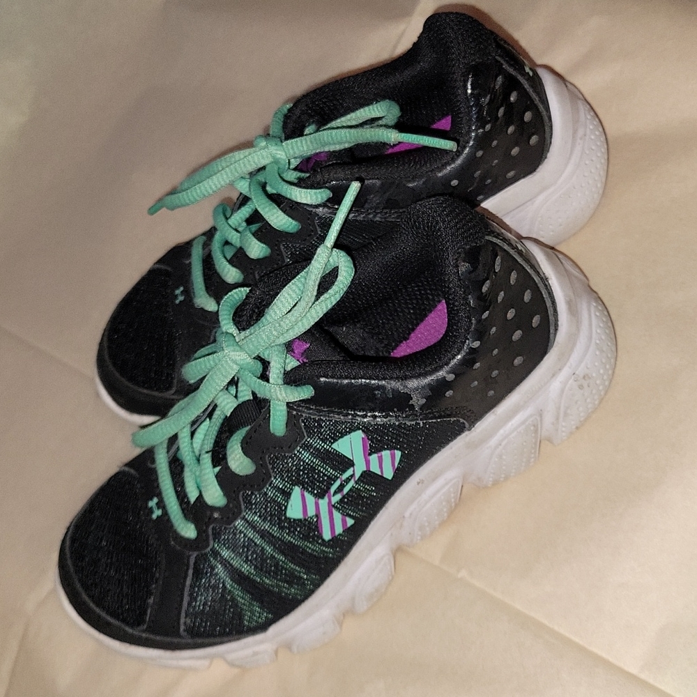 💰Under Armour girls sneakers size 12